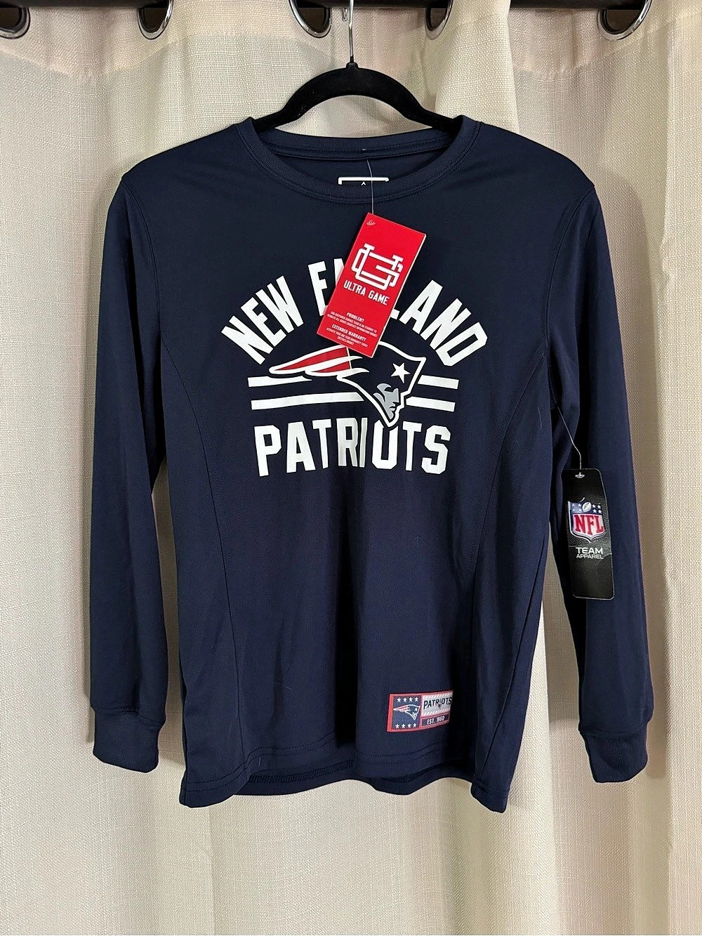 NFL Team Apparel New England Patriots Long Sleeve Tee Size childs Large NWT